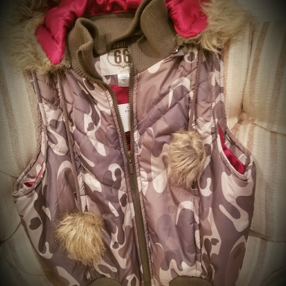 Route 66 Jackets & Blazers - ☆ROUTE 66 Puffer camo vest w/ hoodie+fur☆